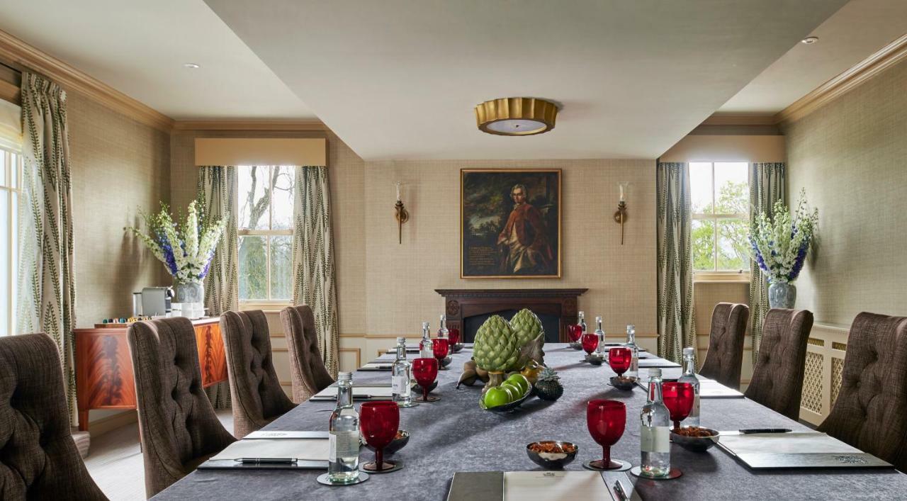 Hotel Monkey Island Estate Bray Exterior foto The dining room