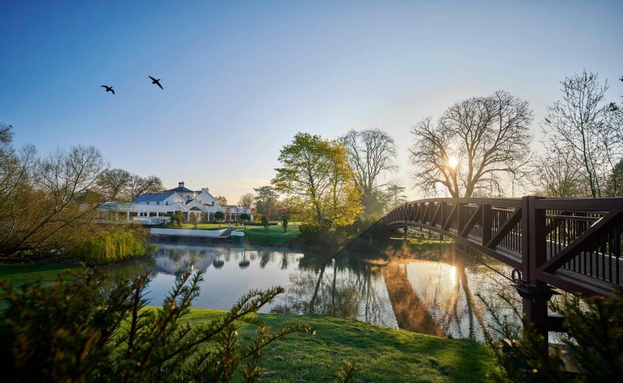 Hotel Monkey Island Estate Bray Exterior foto The River Wey at Farnham