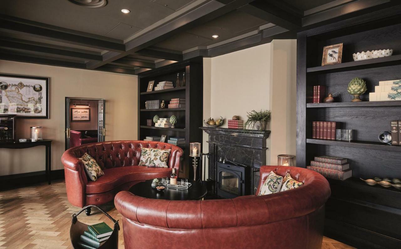 Hotel Monkey Island Estate Bray Exterior foto A library at the Ritz-Carlton